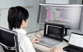 任丘 api php源码,下载的php源码怎么运行呢？